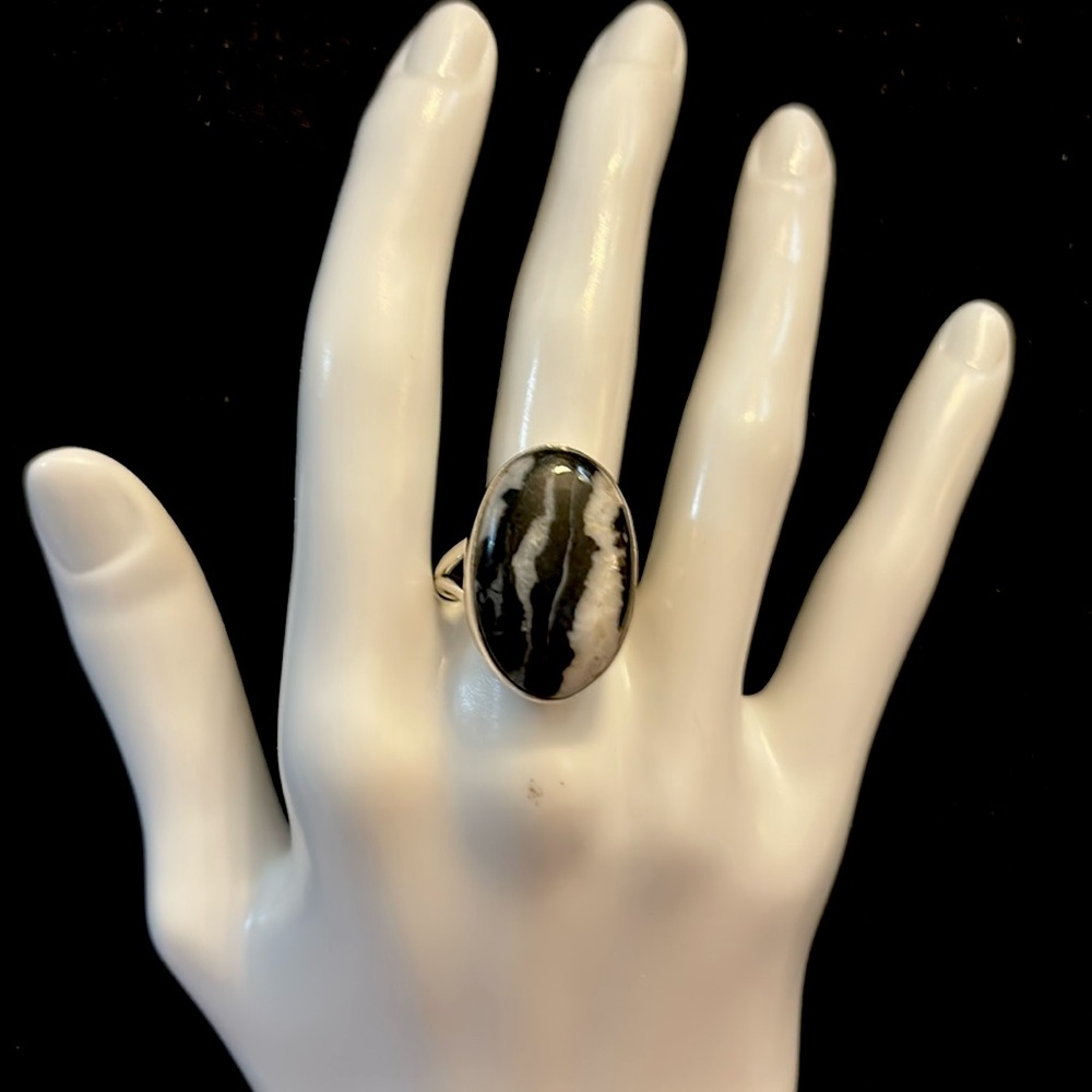 #27 White Buffalo ring.  Size 10. New